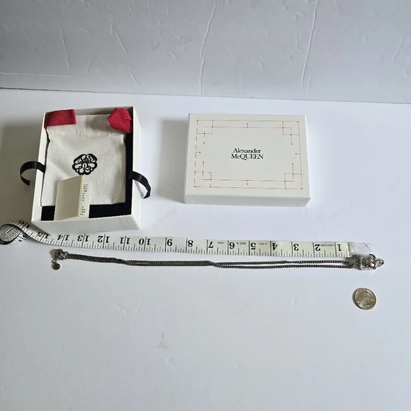 Alexander McQueen Skull Necklace Silver - Picture 5 of 9